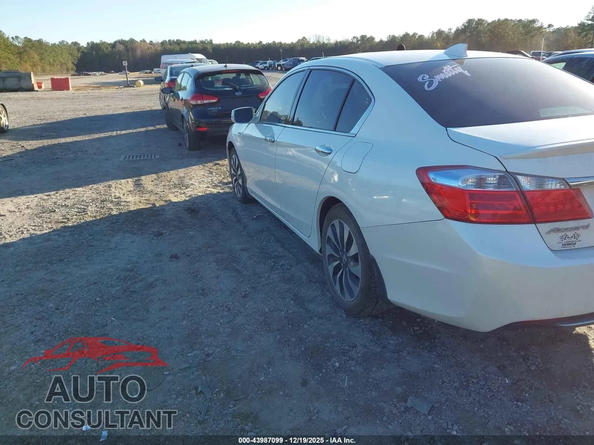 2014 HONDA ACCORD HYBRID Damaged VIN 1HGCR6F33EA001167 – side profile 2014 HONDA ACCORD HYBRID Damaged VIN 1HGCR6F33EA001167 – side profile