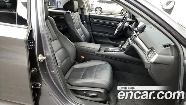 2019 Honda Accord 10th Gen 1.5 Turbo Sold VIN 1HGCV1650KA510353 – interior seats 2019 Honda Accord 10th Gen 1.5 Turbo Sold VIN 1HGCV1650KA510353 – interior seats
