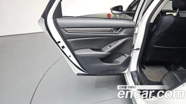 2019 Honda Accord 10th Gen 1.5 Turbo Sold VIN 1HGCV1650KA510451 – side profile 2019 Honda Accord 10th Gen 1.5 Turbo Sold VIN 1HGCV1650KA510451 – side profile