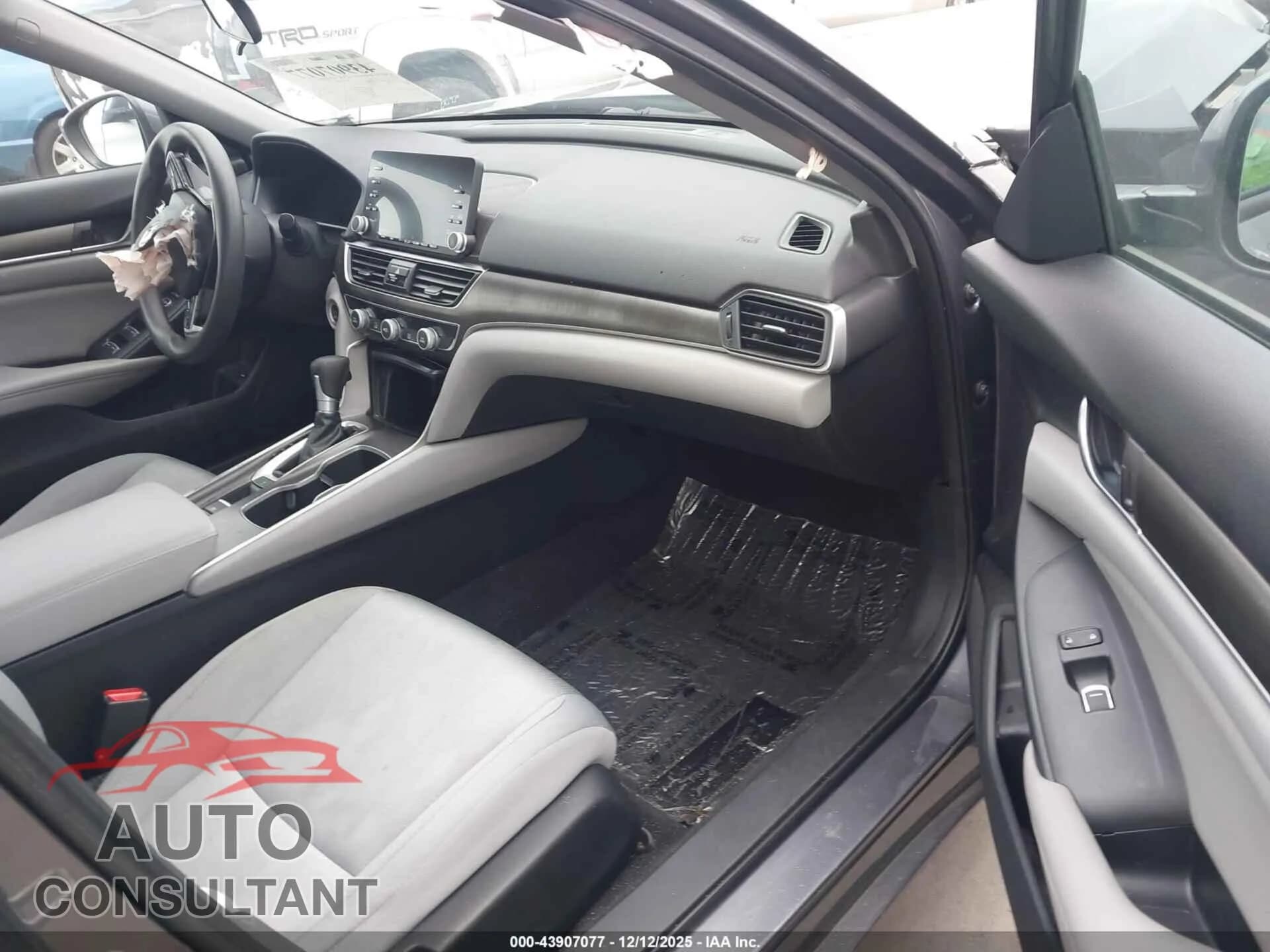 2019 HONDA ACCORD Damaged VIN 1HGCV1F19KA019973 – interior seats 2019 HONDA ACCORD Damaged VIN 1HGCV1F19KA019973 – interior seats