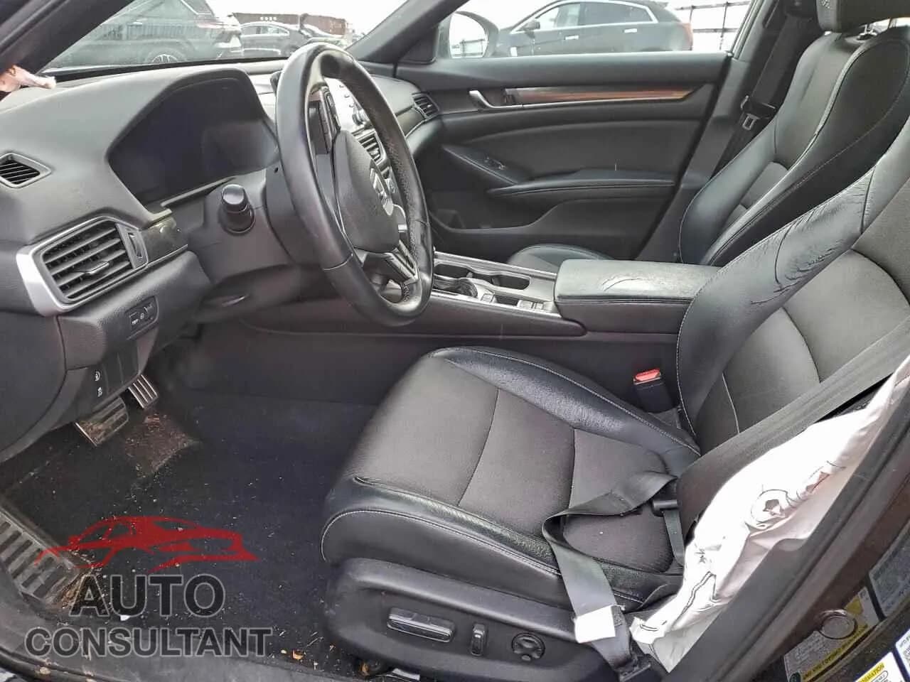 2018 HONDA ACCORD Damaged VIN 1HGCV1F36JA203493 – exterior detail 2018 HONDA ACCORD Damaged VIN 1HGCV1F36JA203493 – exterior detail