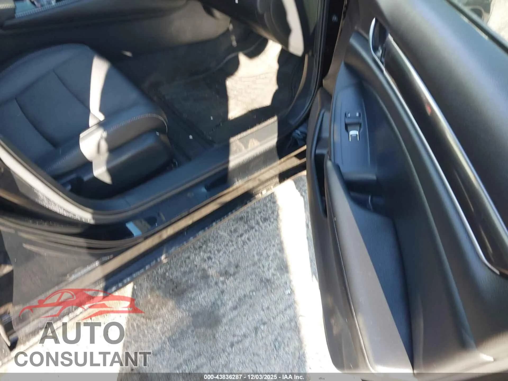 2020 HONDA ACCORD Damaged VIN 1HGCV2F32LA006944 – interior seats 2020 HONDA ACCORD Damaged VIN 1HGCV2F32LA006944 – interior seats