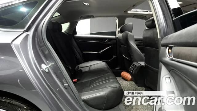 2021 Honda Accord 10th Gen 2.0 Hybrid Touring Sold VIN 1HGCV3690MA510212 – trunk area 2021 Honda Accord 10th Gen 2.0 Hybrid Touring Sold VIN 1HGCV3690MA510212 – trunk area