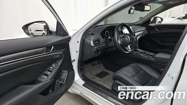 2022 Honda Accord 10th Gen 2.0 Hybrid Touring Sold VIN 1HGCV3690NA510374 – interior seats 2022 Honda Accord 10th Gen 2.0 Hybrid Touring Sold VIN 1HGCV3690NA510374 – interior seats