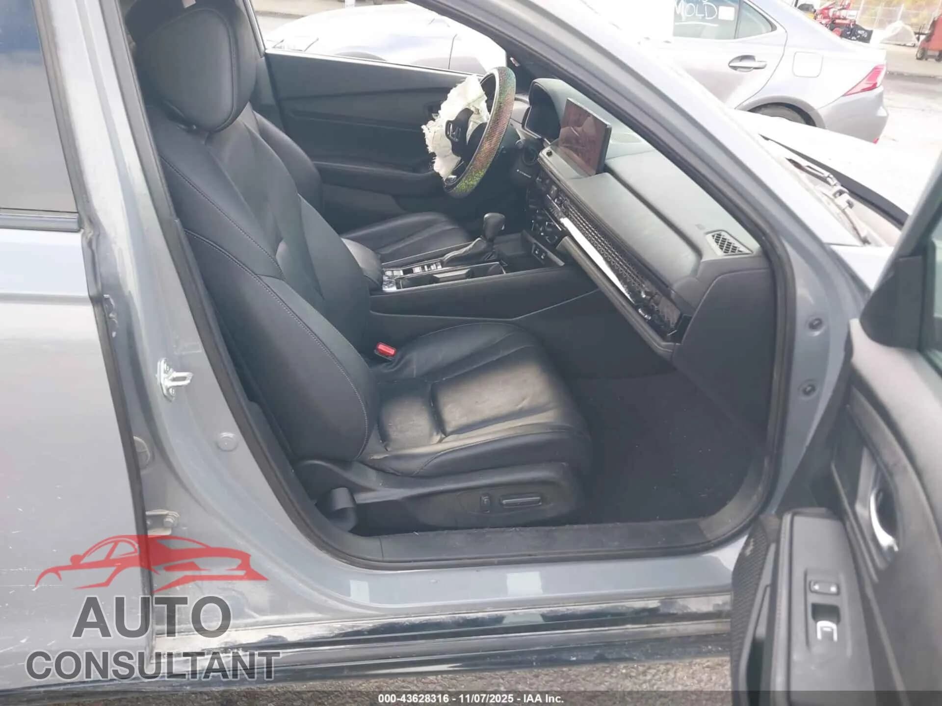 2024 HONDA ACCORD HYBRID Damaged VIN 1HGCY2F73RA037770 – interior seats 2024 HONDA ACCORD HYBRID Damaged VIN 1HGCY2F73RA037770 – interior seats