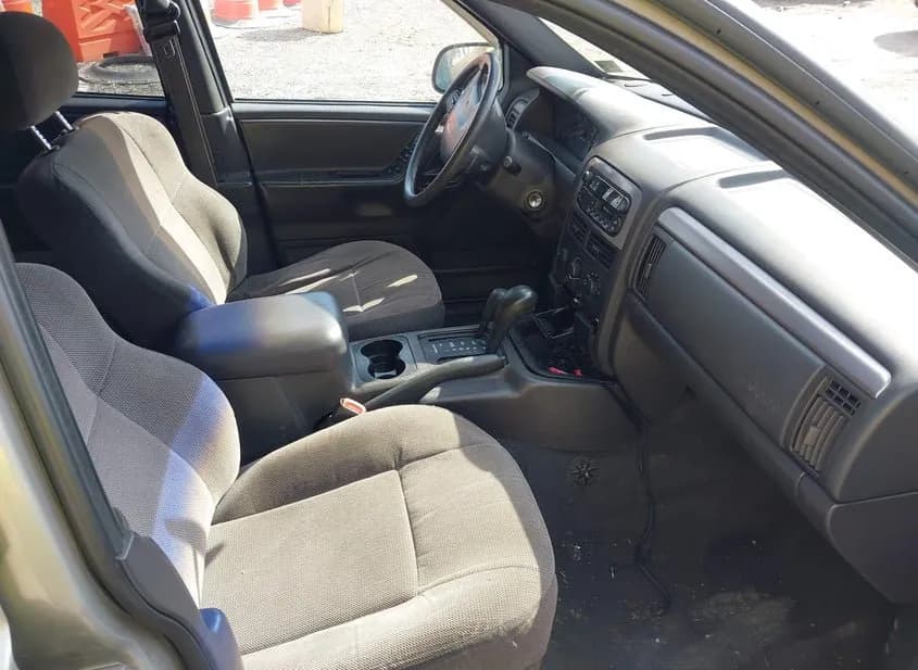 2001 JEEP Grand Cherokee Used VIN 1J4GW48S01C657952 – exterior detail 2001 JEEP Grand Cherokee Used VIN 1J4GW48S01C657952 – exterior detail