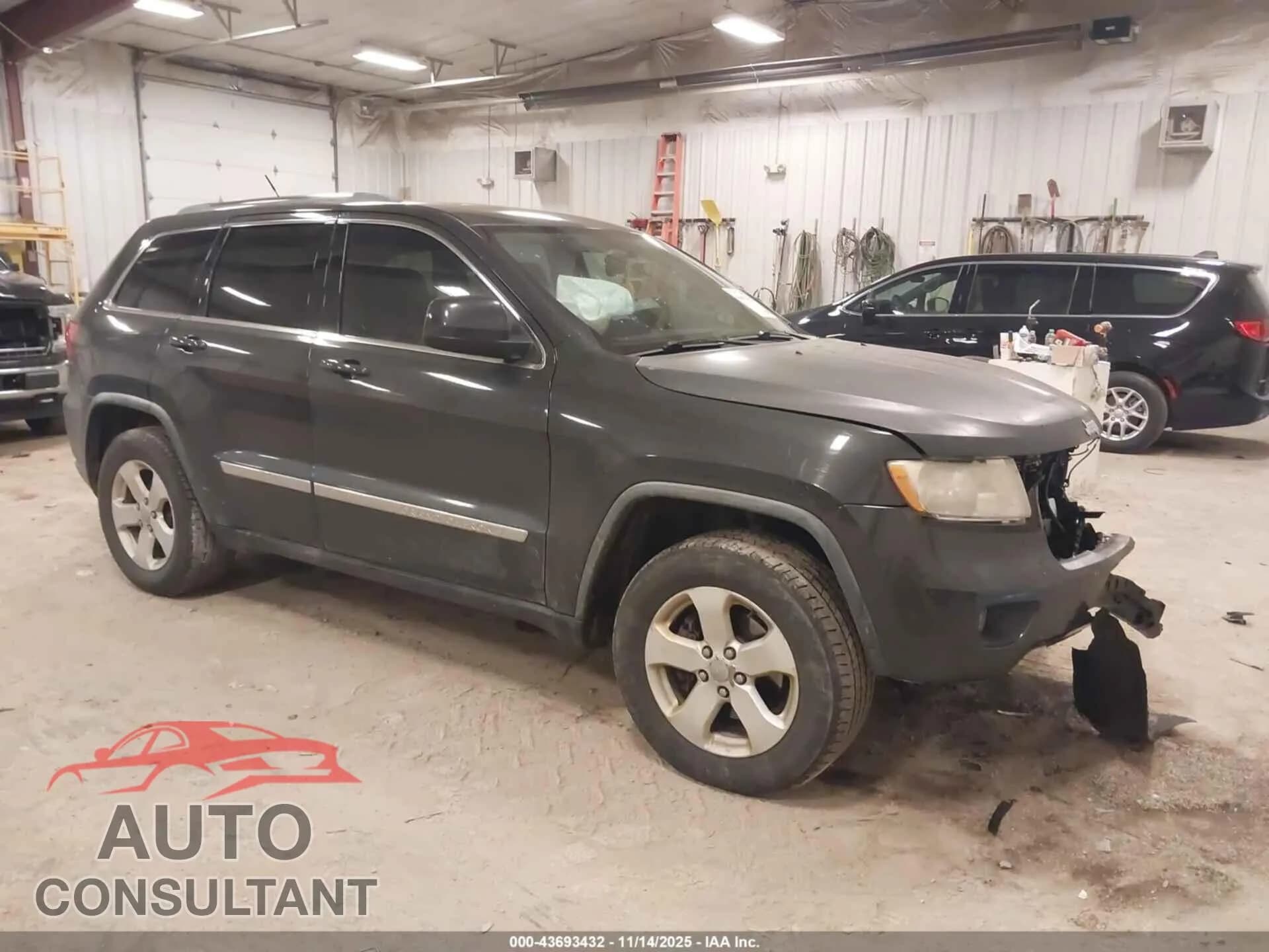 2011 JEEP GRAND CHEROKEE Damaged VIN 1J4RR4GG4BC737673 – front exterior 2011 JEEP GRAND CHEROKEE Damaged VIN 1J4RR4GG4BC737673 – front exterior