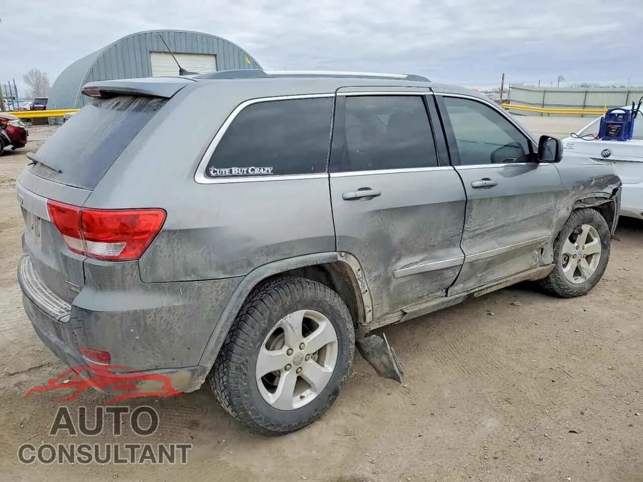2011 JEEP GRAND CHER Damaged VIN 1J4RR4GG6BC637185 – side profile 2011 JEEP GRAND CHER Damaged VIN 1J4RR4GG6BC637185 – side profile