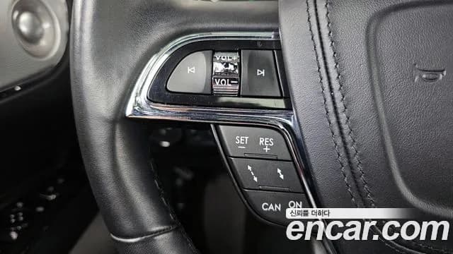 2020 Lincoln Continental 10th Gen 3.0 AWD Sold VIN 1LN6L9NC1L5602529 – interior seats 2020 Lincoln Continental 10th Gen 3.0 AWD Sold VIN 1LN6L9NC1L5602529 – interior seats