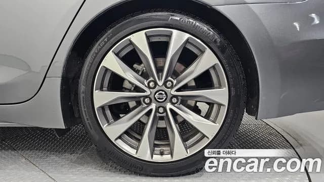 2019 Nissan Maxima (A36) 3.5 Platinum Sold VIN 1N4AA6AV8KC382851 – rear exterior 2019 Nissan Maxima (A36) 3.5 Platinum Sold VIN 1N4AA6AV8KC382851 – rear exterior