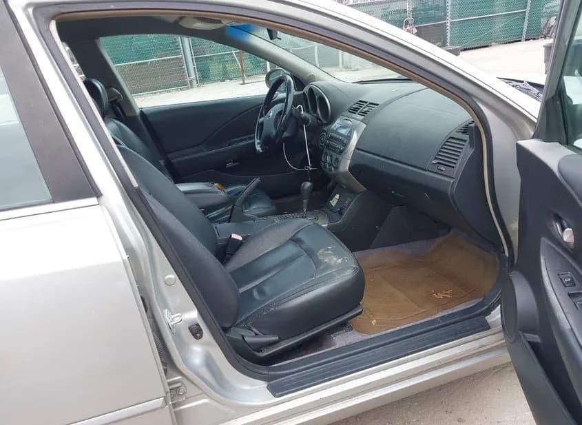 2004 NISSAN Altima Used VIN 1N4AL11D74C120679 – interior seats 2004 NISSAN Altima Used VIN 1N4AL11D74C120679 – interior seats