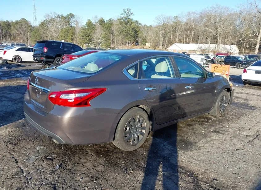 2016 NISSAN Altima Used VIN 1N4AL3AP4GN304475 – trunk area 2016 NISSAN Altima Used VIN 1N4AL3AP4GN304475 – trunk area