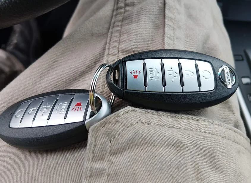 2015 NISSAN Altima Used VIN 1N4AL3AP5FC251263 – trunk area 2015 NISSAN Altima Used VIN 1N4AL3AP5FC251263 – trunk area