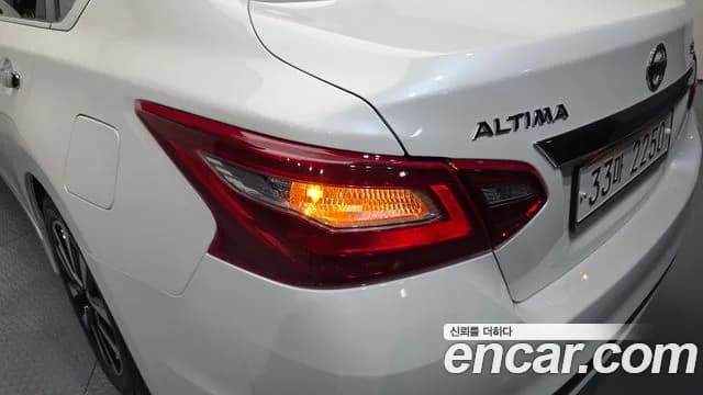 2018 Nissan Altima 2.5 Smart Sold VIN 1N4AL3AP6JC149821 – exterior detail 2018 Nissan Altima 2.5 Smart Sold VIN 1N4AL3AP6JC149821 – exterior detail