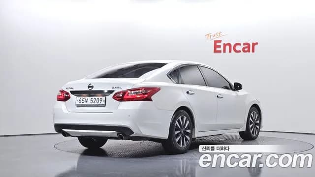 2017 Nissan Altima 2.5 Smart Sold VIN 1N4AL3AP9HC135454 – exterior detail 2017 Nissan Altima 2.5 Smart Sold VIN 1N4AL3AP9HC135454 – exterior detail