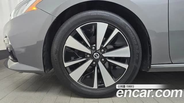 2019 Nissan Altima (L34) 2.5 SL Tech Sold VIN 1N4BL4AV2KC231247 – rear exterior 2019 Nissan Altima (L34) 2.5 SL Tech Sold VIN 1N4BL4AV2KC231247 – rear exterior