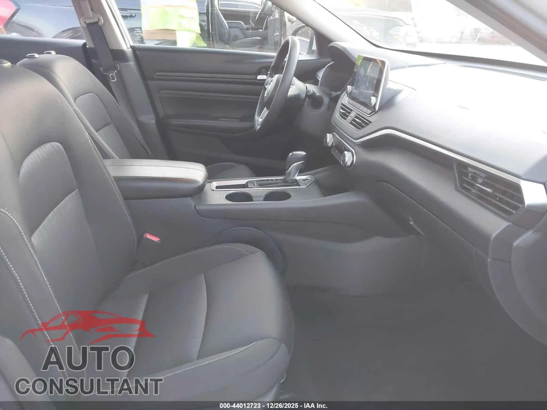 2020 NISSAN ALTIMA Damaged VIN 1N4BL4BV2LC273451 – interior seats 2020 NISSAN ALTIMA Damaged VIN 1N4BL4BV2LC273451 – interior seats