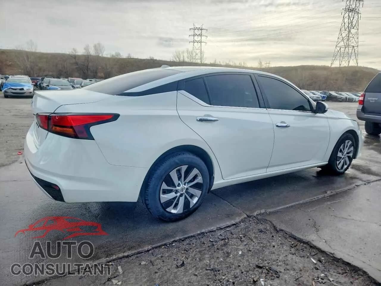 2020 NISSAN ALTIMA Damaged VIN 1N4BL4BV5LC189205 – side profile 2020 NISSAN ALTIMA Damaged VIN 1N4BL4BV5LC189205 – side profile