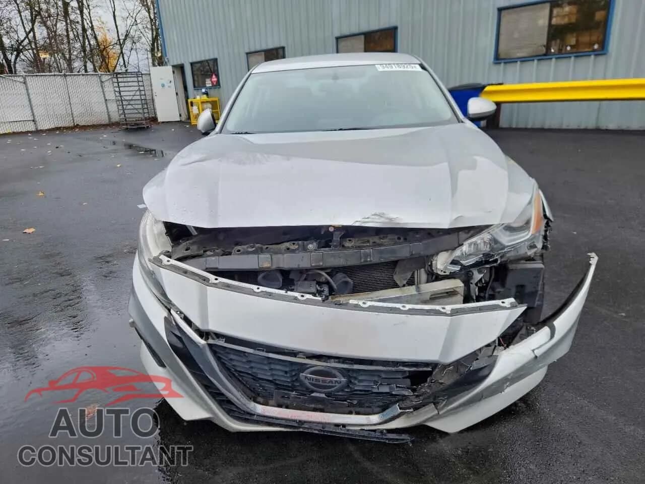 2020 NISSAN ALTIMA Damaged VIN 1N4BL4BV5LC225619 – interior seats 2020 NISSAN ALTIMA Damaged VIN 1N4BL4BV5LC225619 – interior seats