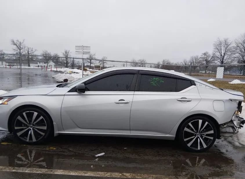 2021 NISSAN Altima Used VIN 1N4BL4CV2MN305514 – exterior detail 2021 NISSAN Altima Used VIN 1N4BL4CV2MN305514 – exterior detail