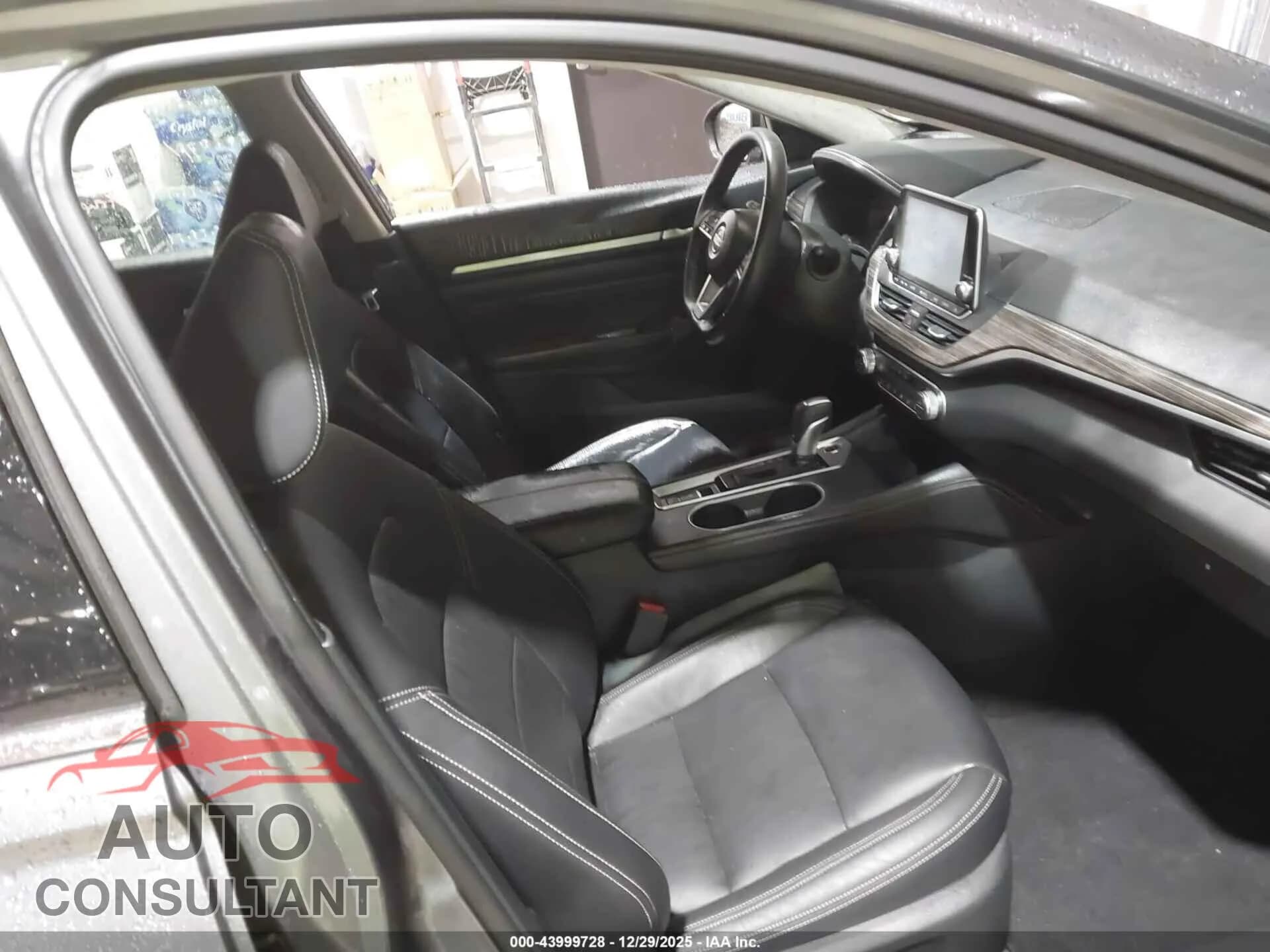 2019 NISSAN ALTIMA Damaged VIN 1N4BL4EV0KC122098 – interior seats 2019 NISSAN ALTIMA Damaged VIN 1N4BL4EV0KC122098 – interior seats