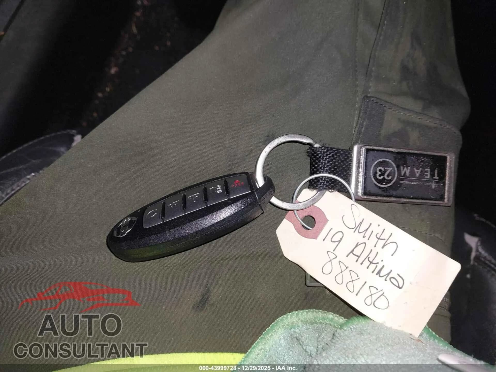 2019 NISSAN ALTIMA Damaged VIN 1N4BL4EV0KC122098 – photo 11 2019 NISSAN ALTIMA Damaged VIN 1N4BL4EV0KC122098 – photo 11