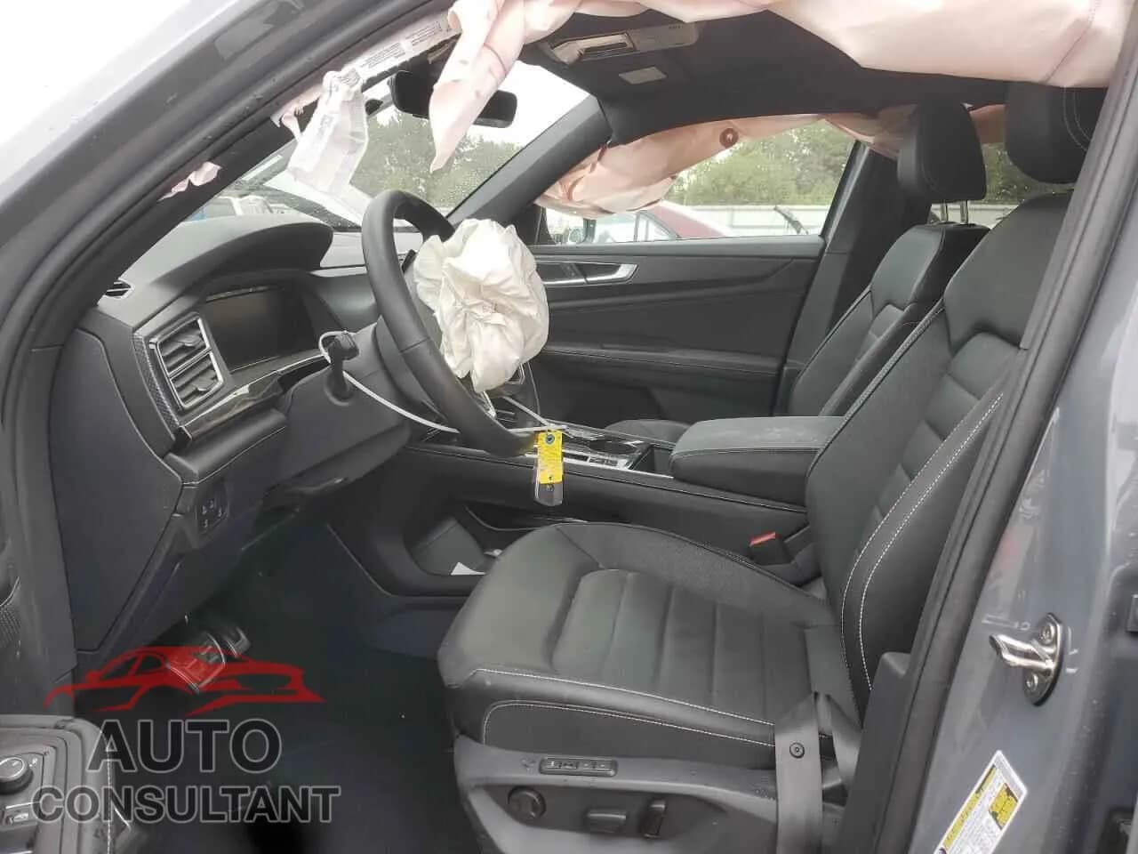 2025 VOLKSWAGEN ATLAS Damaged VIN 1V2AE2CA7SC213596 – exterior detail 2025 VOLKSWAGEN ATLAS Damaged VIN 1V2AE2CA7SC213596 – exterior detail