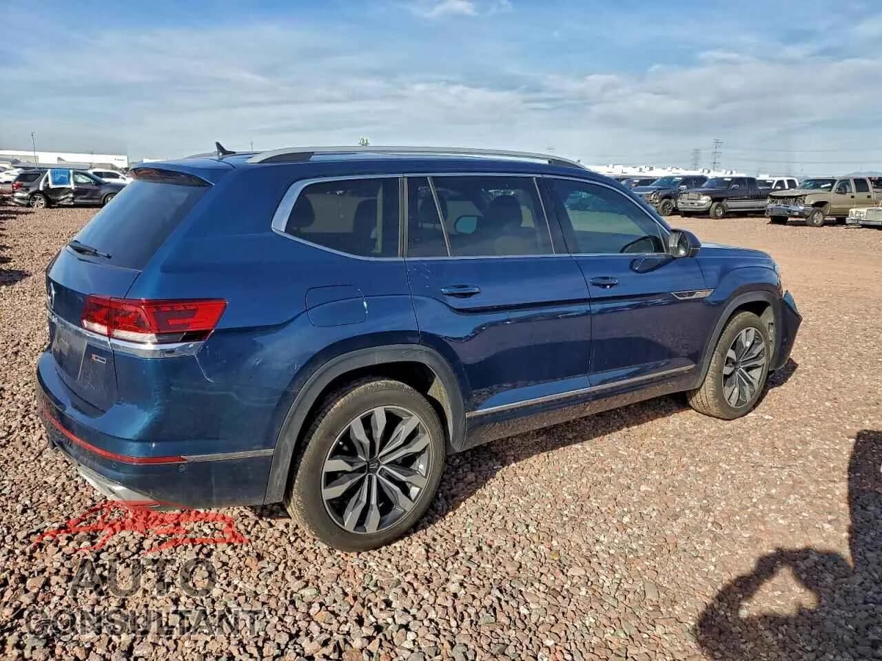 2022 VOLKSWAGEN ATLAS Damaged VIN 1V2FR2CA6NC563087 – side profile 2022 VOLKSWAGEN ATLAS Damaged VIN 1V2FR2CA6NC563087 – side profile