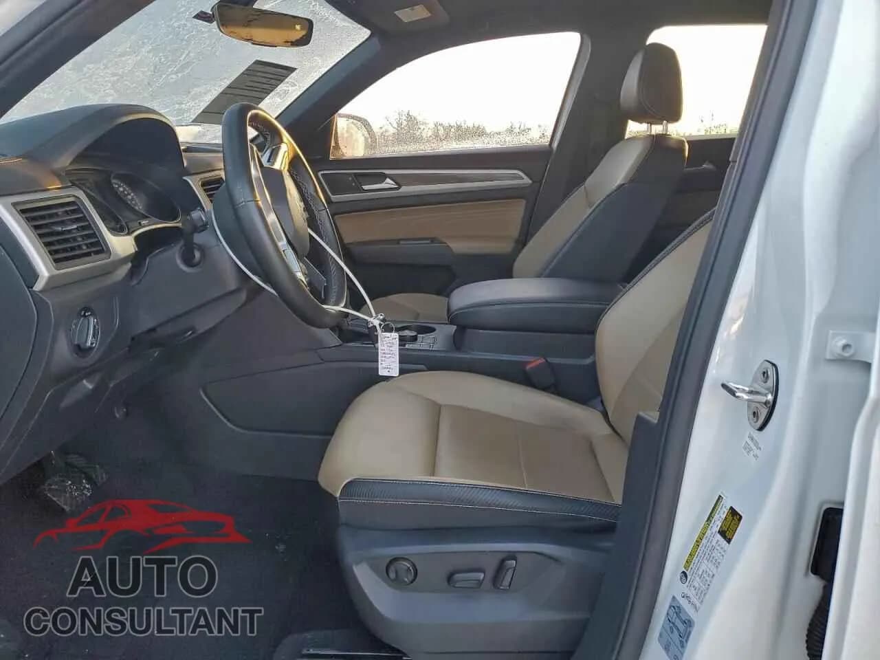 2021 VOLKSWAGEN ATLAS Damaged VIN 1V2KC2CA7MC235448 – exterior detail 2021 VOLKSWAGEN ATLAS Damaged VIN 1V2KC2CA7MC235448 – exterior detail