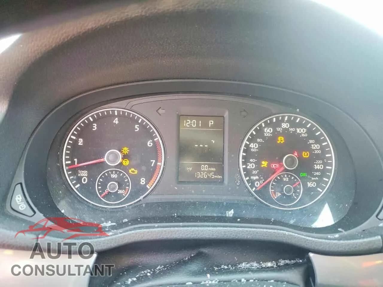 2014 VOLKSWAGEN PASSAT Damaged VIN 1VWAT7A3XEC028128 – trunk area 2014 VOLKSWAGEN PASSAT Damaged VIN 1VWAT7A3XEC028128 – trunk area