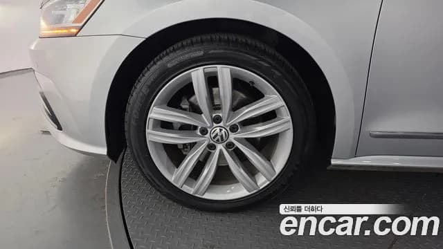 2018 Volkswagen The New Passat 2.0 TSI Sold VIN 1VWZZZA3ZJC040779 – trunk area 2018 Volkswagen The New Passat 2.0 TSI Sold VIN 1VWZZZA3ZJC040779 – trunk area