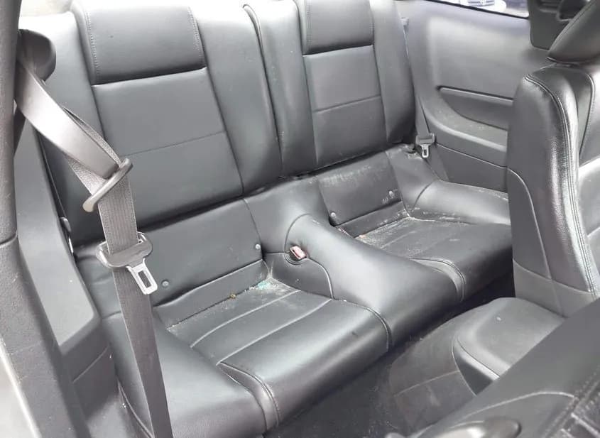 2008 FORD Mustang Used VIN 1ZVHT80N785102931 – trunk area 2008 FORD Mustang Used VIN 1ZVHT80N785102931 – trunk area