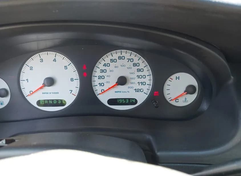 2000 DODGE Intrepid Used VIN 2B3HD46R9YH276514 – interior seats 2000 DODGE Intrepid Used VIN 2B3HD46R9YH276514 – interior seats