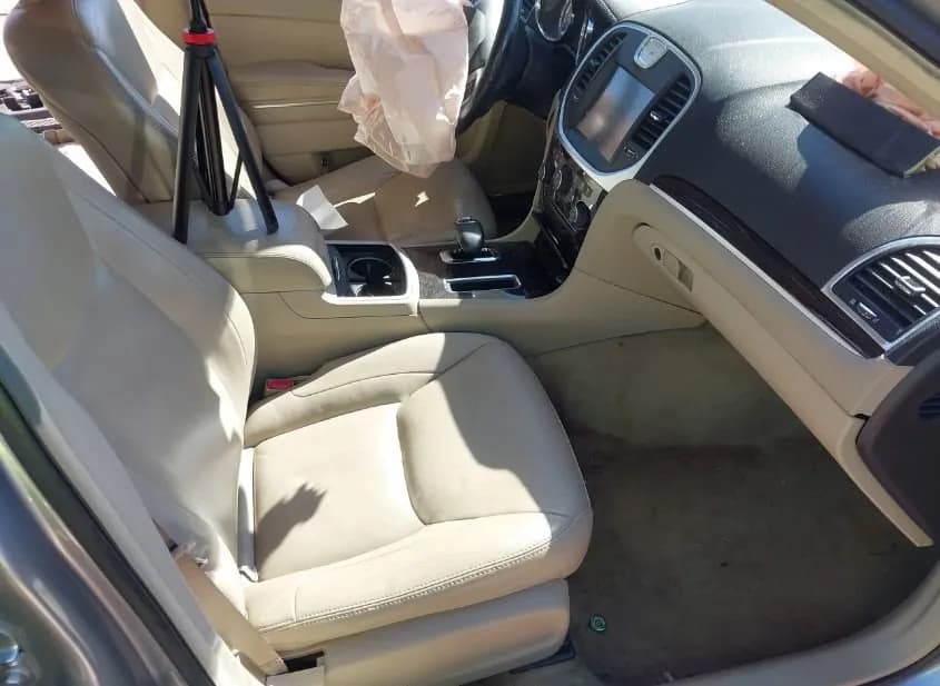 2013 CHRYSLER 300 Used VIN 2C3CCAAG3DH572482 – undercarriage 2013 CHRYSLER 300 Used VIN 2C3CCAAG3DH572482 – undercarriage