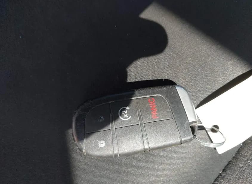 2023 CHRYSLER 300 Used VIN 2C3CCAAG4PH678816 – exterior detail 2023 CHRYSLER 300 Used VIN 2C3CCAAG4PH678816 – exterior detail