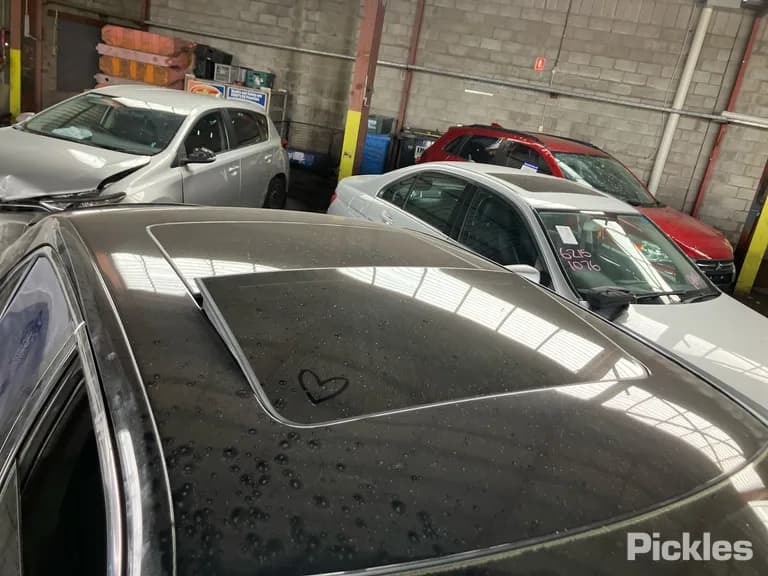 2014 Chrysler 300 Used VIN 2C3CCANJ9DH613347 – exterior detail 2014 Chrysler 300 Used VIN 2C3CCANJ9DH613347 – exterior detail