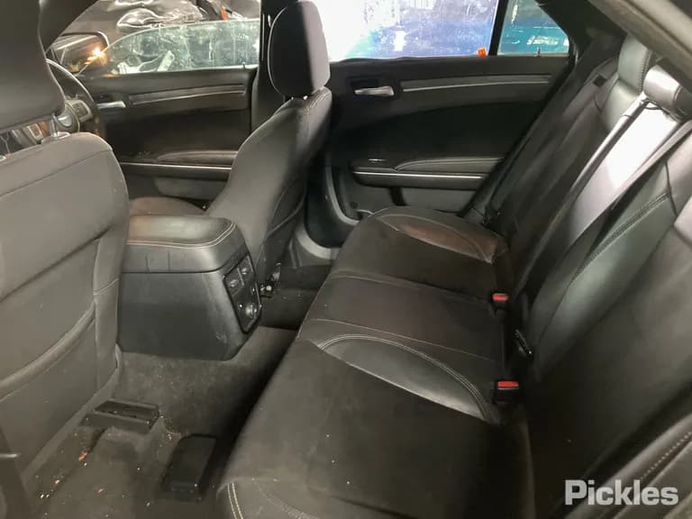 2014 Chrysler 300 Used VIN 2C3CCANJ9DH613347 – undercarriage 2014 Chrysler 300 Used VIN 2C3CCANJ9DH613347 – undercarriage