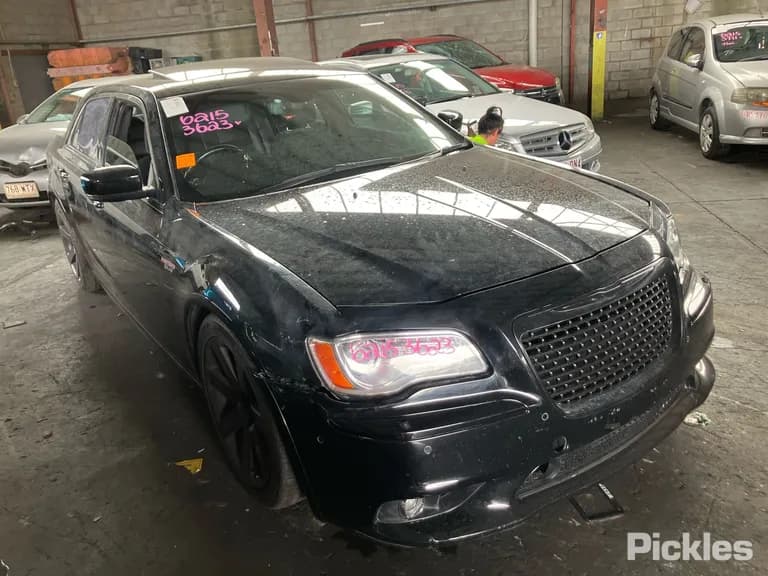 2014 Chrysler 300 Used VIN 2C3CCANJ9DH613347 – trunk area 2014 Chrysler 300 Used VIN 2C3CCANJ9DH613347 – trunk area