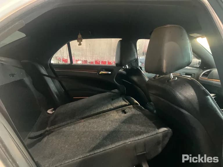 2014 Chrysler 300 Used VIN 2C3CCAVG7DH548163 – interior seats 2014 Chrysler 300 Used VIN 2C3CCAVG7DH548163 – interior seats