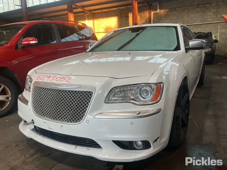 2014 Chrysler 300 Used VIN 2C3CCAVG7DH548163 – photo 17 2014 Chrysler 300 Used VIN 2C3CCAVG7DH548163 – photo 17
