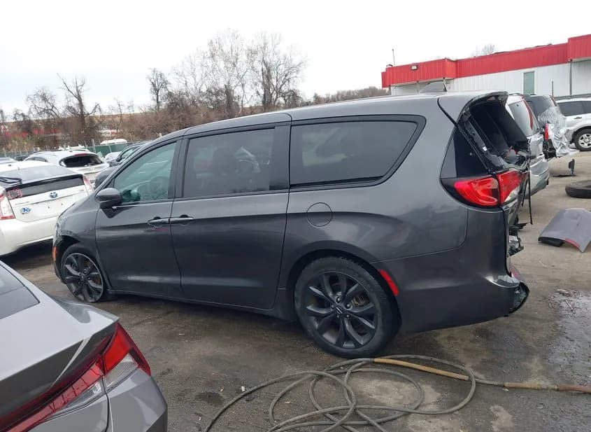 2018 CHRYSLER PACIFICA Used VIN 2C4RC1FG8JR351254 – rear exterior 2018 CHRYSLER PACIFICA Used VIN 2C4RC1FG8JR351254 – rear exterior