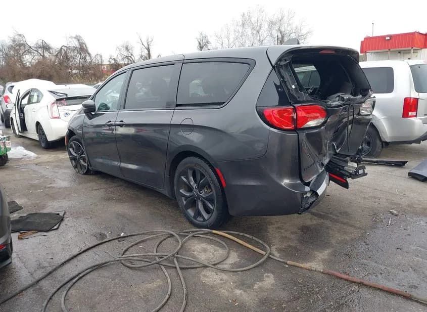 2018 CHRYSLER PACIFICA Used VIN 2C4RC1FG8JR351254 – engine bay 2018 CHRYSLER PACIFICA Used VIN 2C4RC1FG8JR351254 – engine bay