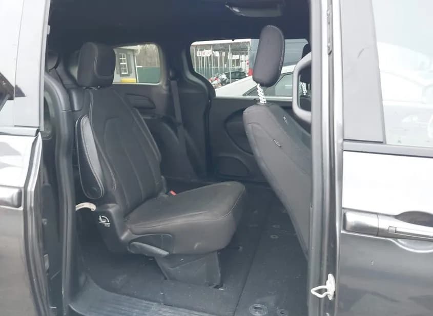 2018 CHRYSLER PACIFICA Used VIN 2C4RC1FG8JR351254 – photo 15 2018 CHRYSLER PACIFICA Used VIN 2C4RC1FG8JR351254 – photo 15