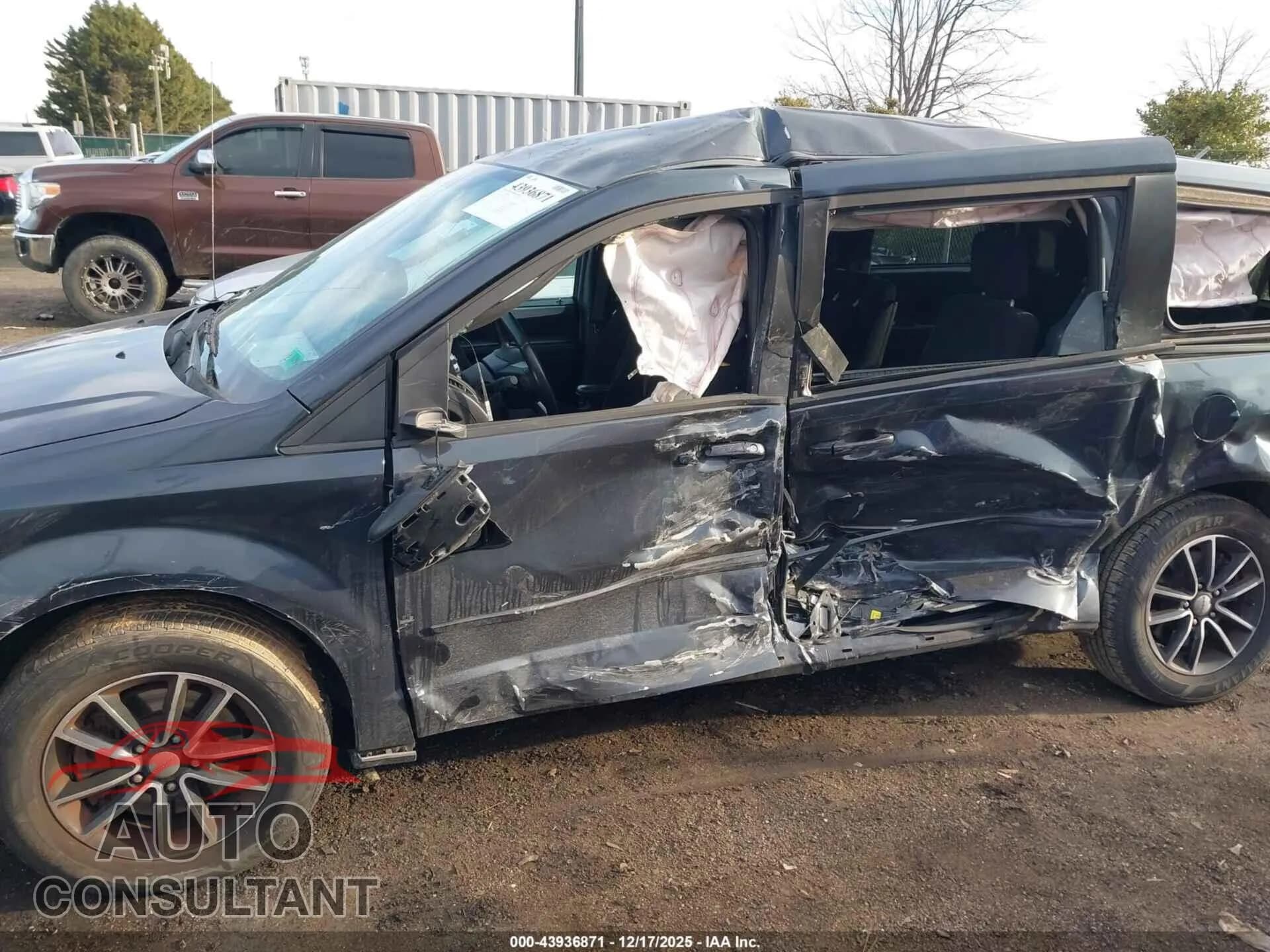 2014 DODGE GRAND CARAVAN Damaged VIN 2C4RDGBG7ER335882 – engine bay 2014 DODGE GRAND CARAVAN Damaged VIN 2C4RDGBG7ER335882 – engine bay