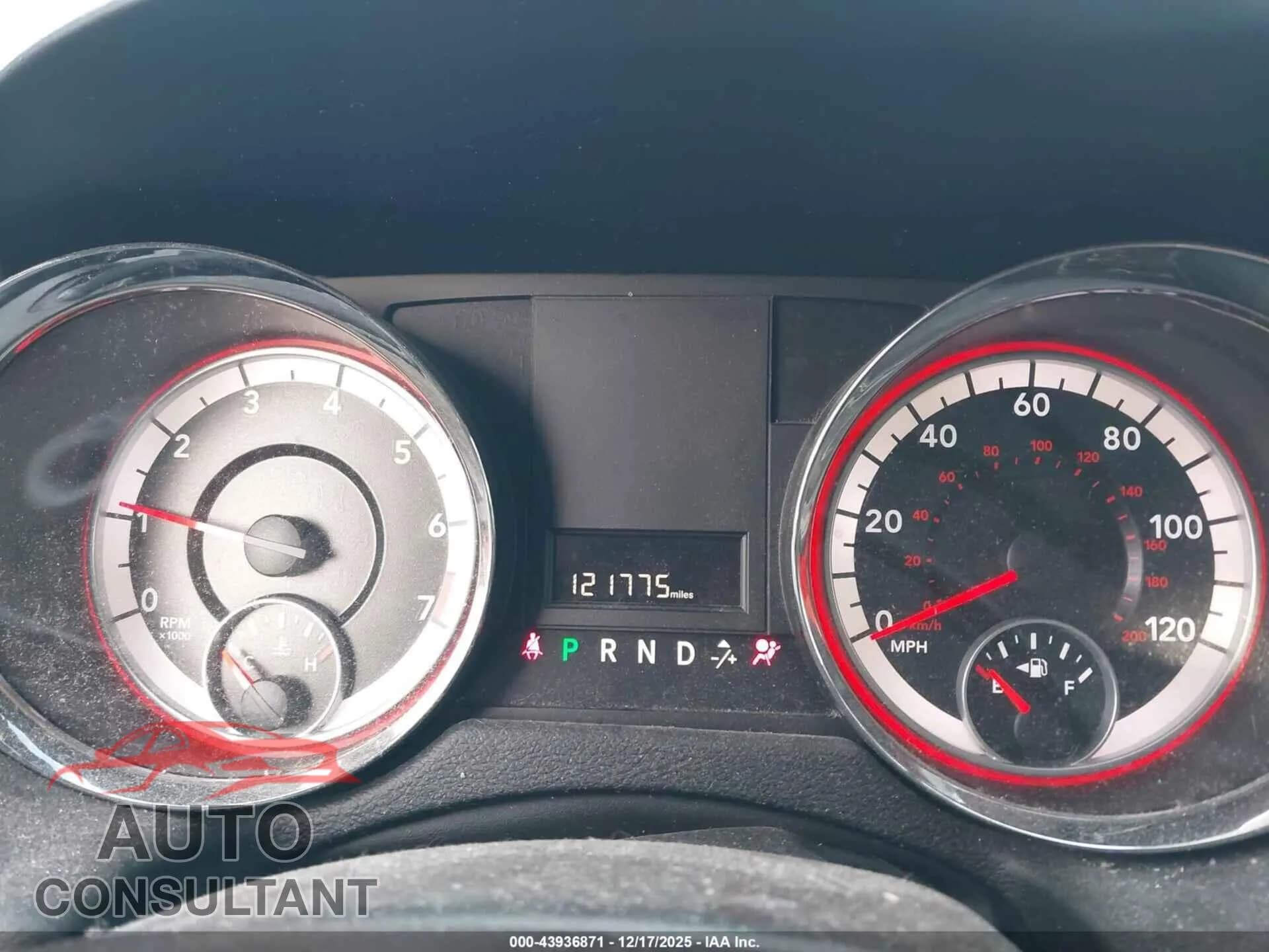 2014 DODGE GRAND CARAVAN Damaged VIN 2C4RDGBG7ER335882 – exterior detail 2014 DODGE GRAND CARAVAN Damaged VIN 2C4RDGBG7ER335882 – exterior detail
