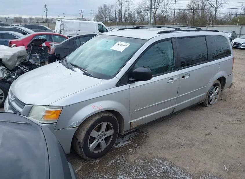 2010 DODGE Grand Caravan Used VIN 2D4RN3D14AR427060 – front exterior 2010 DODGE Grand Caravan Used VIN 2D4RN3D14AR427060 – front exterior