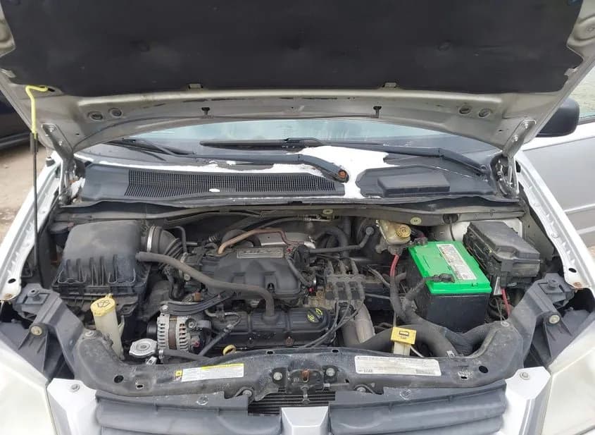 2010 DODGE Grand Caravan Used VIN 2D4RN3D14AR427060 – trunk area 2010 DODGE Grand Caravan Used VIN 2D4RN3D14AR427060 – trunk area