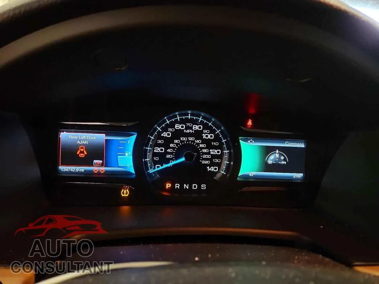 2018 FORD FLEX Damaged VIN 2FMGK5C80JBA16816 – trunk area 2018 FORD FLEX Damaged VIN 2FMGK5C80JBA16816 – trunk area