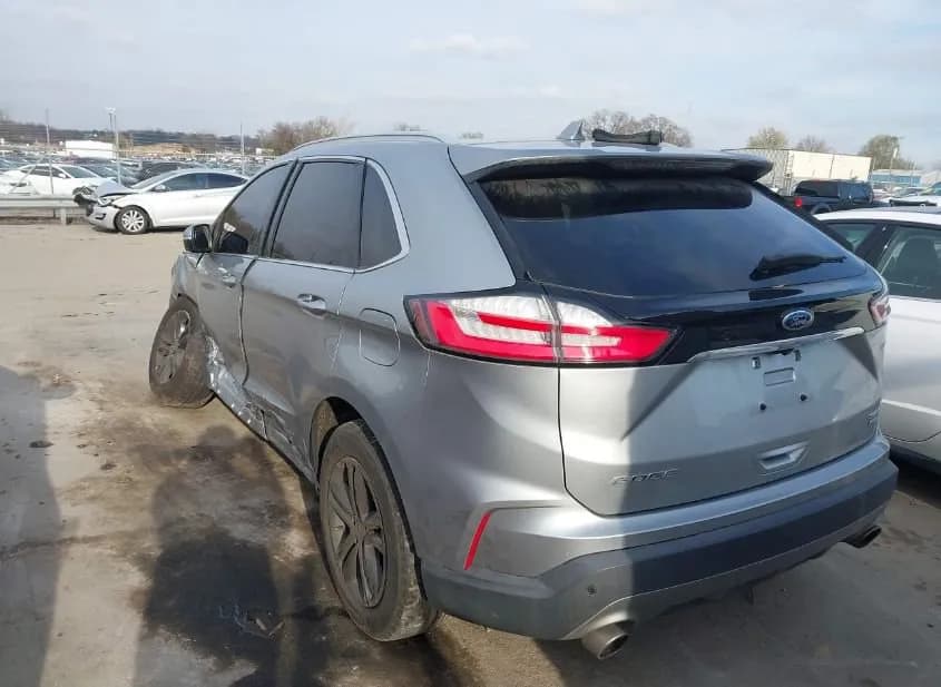 2020 FORD Edge Used VIN 2FMPK3J9XLBA53553 – trunk area 2020 FORD Edge Used VIN 2FMPK3J9XLBA53553 – trunk area