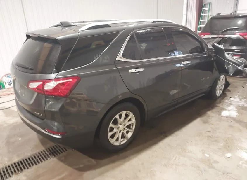 2020 CHEVROLET Equinox Used VIN 2GNAXUEV7L6253346 – rear exterior 2020 CHEVROLET Equinox Used VIN 2GNAXUEV7L6253346 – rear exterior